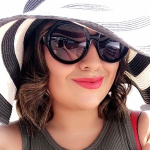 Meet your Posher, Tania